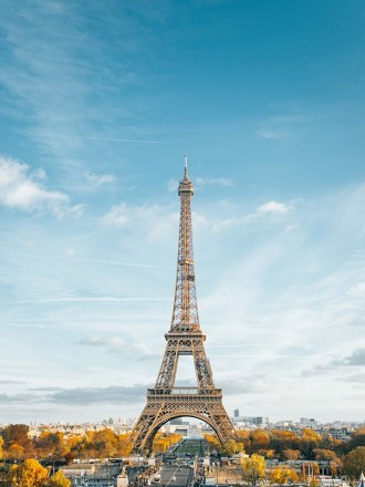 Illustration of the city of Paris with the Eiffel Tower