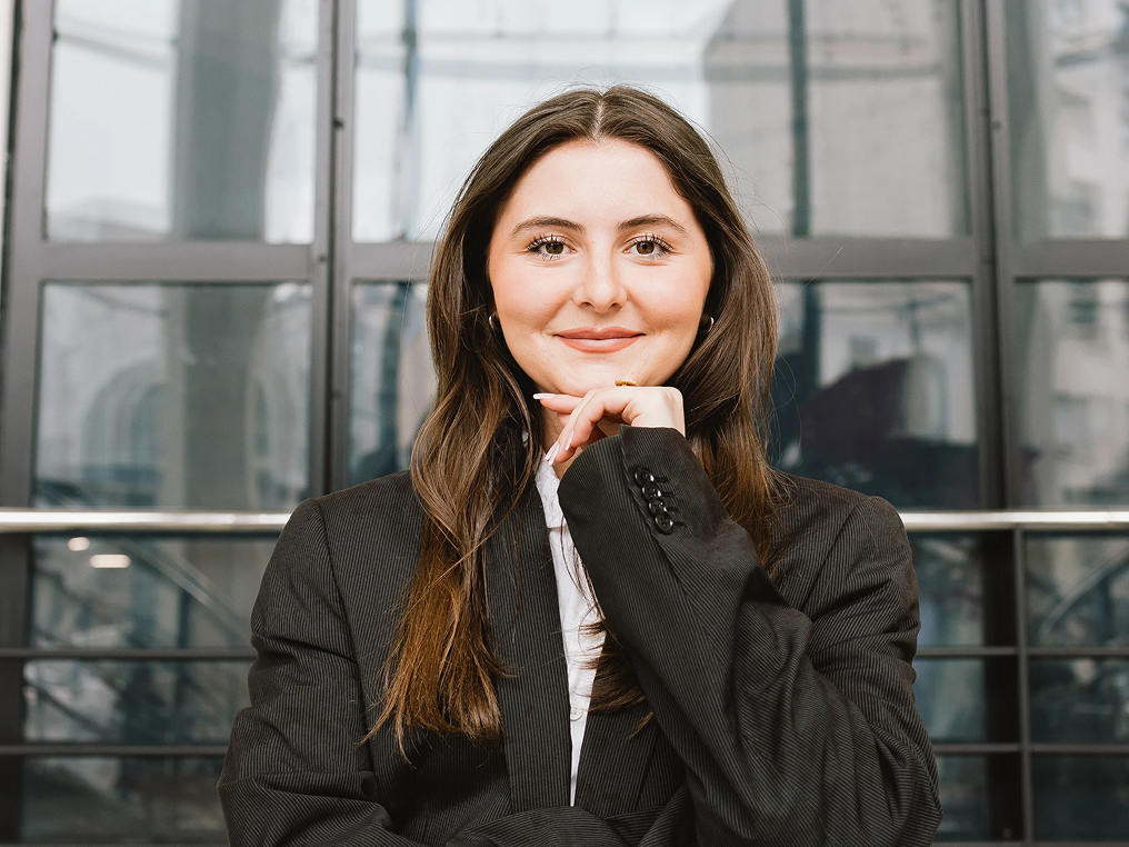 Portrait of a student in a suit on an INSEEC business school campus